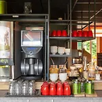 Ibis Budget Centre Confluence Hotel 2*