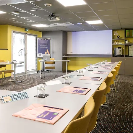 Ibis Budget Centre Confluence Hotel 2*