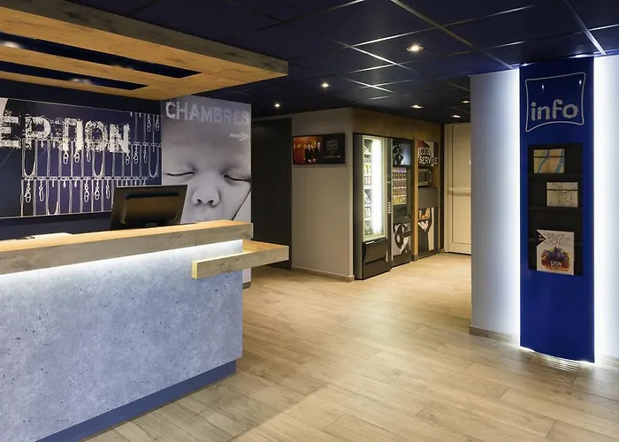 里昂市中心康弗路恩斯宜必思快捷酒店 酒店