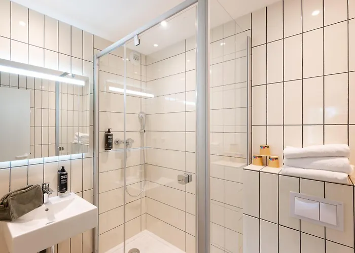 里昂市中心康弗路恩斯宜必思快捷酒店 里昂