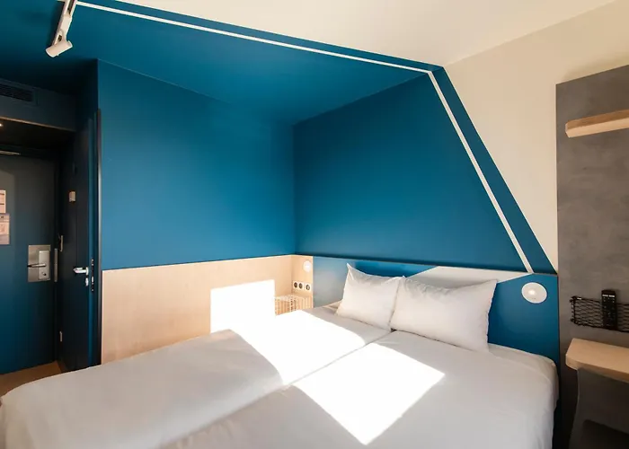 Ibis Budget Centre Confluence Otel 2*