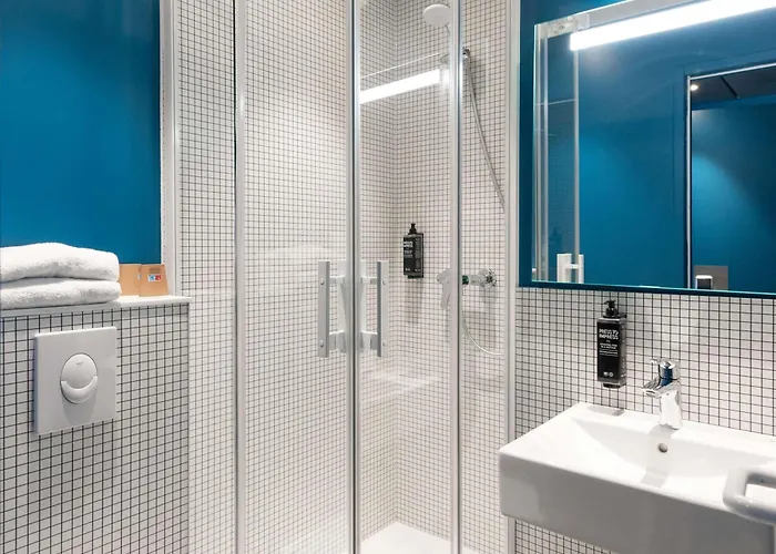 里昂市中心康弗路恩斯宜必思快捷酒店 里昂