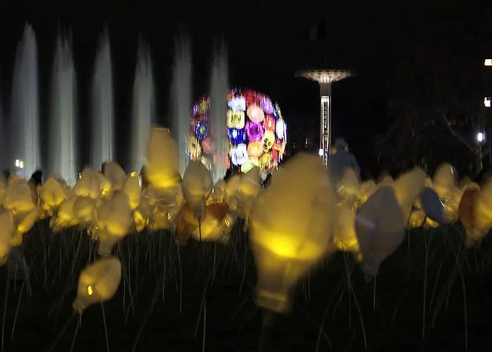 里昂市中心康弗路恩斯宜必思快捷酒店 2* 里昂