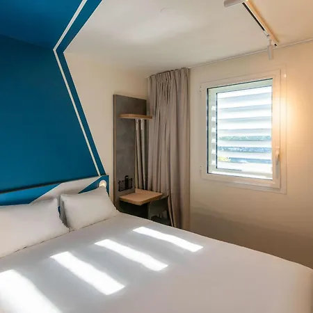 Ibis Budget Centre Confluence Hotel 2*